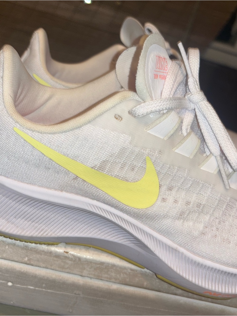Nike Women's Sneakers in White with Pale Yellow Swoosh